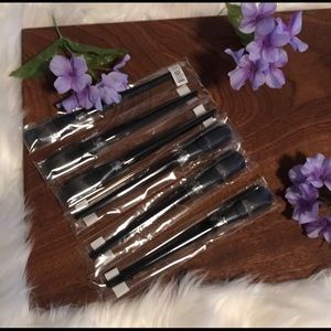 6 Kat Von D blush brushes